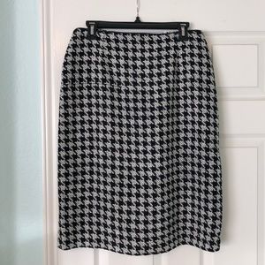 Hounds tooth skirt